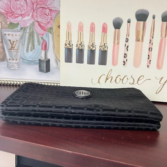 Tommy Hilfiger ❤️🔥 Black Wallet - Picture 2 of 5